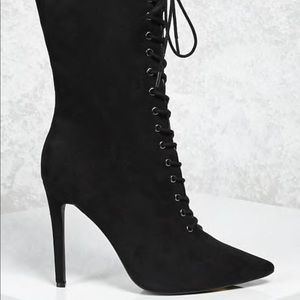 Black heel boots